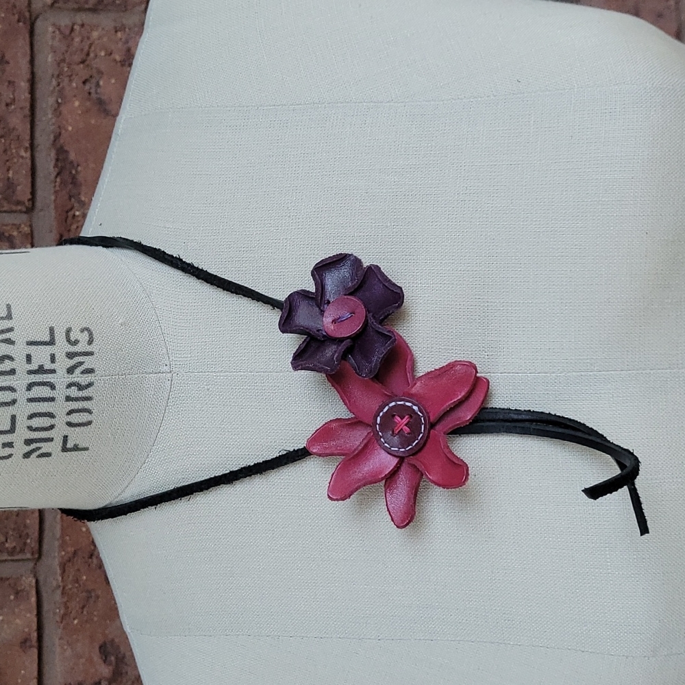 Leather flower necklace